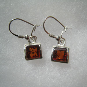 Boucle d'oreilles carr pendant - bijou ambre et argent