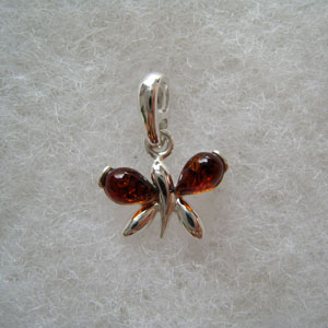 Pendentif petit papillon - bijou ambre et argent