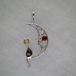 Pendentif chat lunaire - bijou ambre et argent