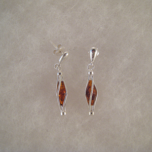 Boucles d'oreilles de la perle empreisonne - bijou ambre et argent