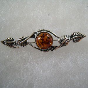 Broche style ancien - bijou ambre et argent