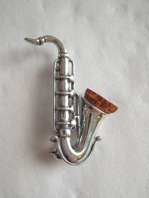 Broche saxophone - bijou ambre et argent