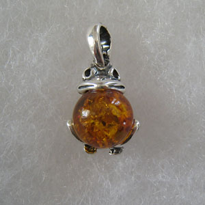 Pendentif crapaud - bijou ambre et argent