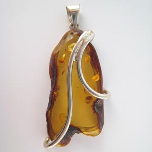 Pendentif - bijou ambre et argent