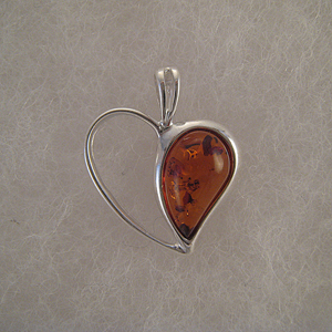 Pendentif coeur moiti ambre  - bijou ambre et argent