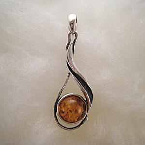 Pendentif perle ondulée - bijou ambre et argent