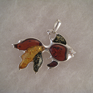 Pendentif poisson multicolore  - bijou ambre et argent