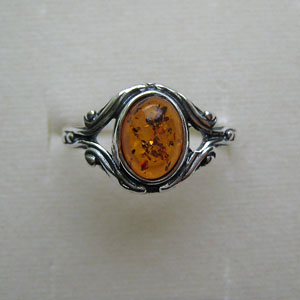 B28   Bague petit ovale - bijou ambre et argent