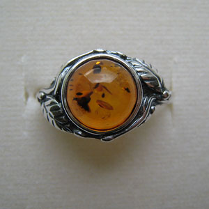 B25   Bague style ancien feuille ronde - bijou ambre et argent